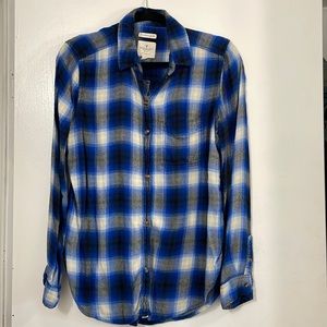 American Eagle , boy friend fit flannel, long sleeves size Small